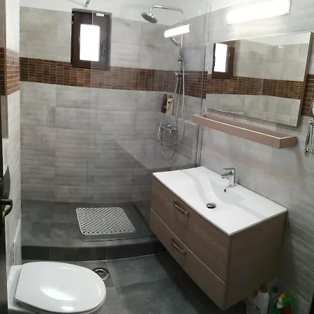 38 Silviu Apartment *