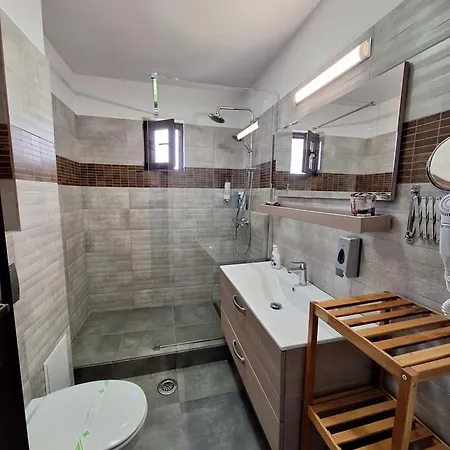 38 Silviu Apartment *