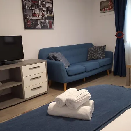 Apartament 38 Silviu Bukareszt